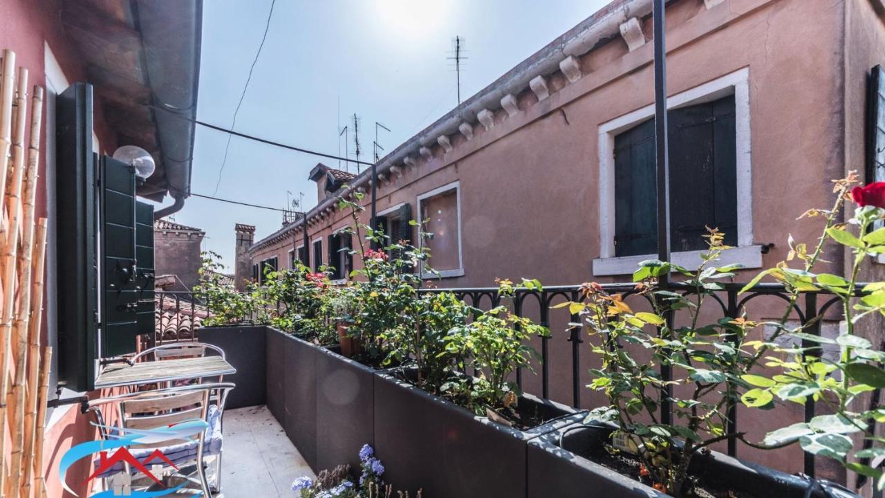 Au Nom De La Rose Apartamento Veneza