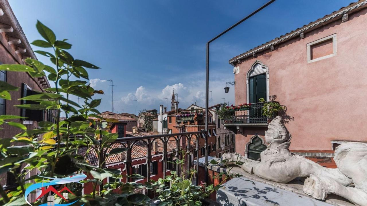 Au Nom De La Rose Apartment Venice